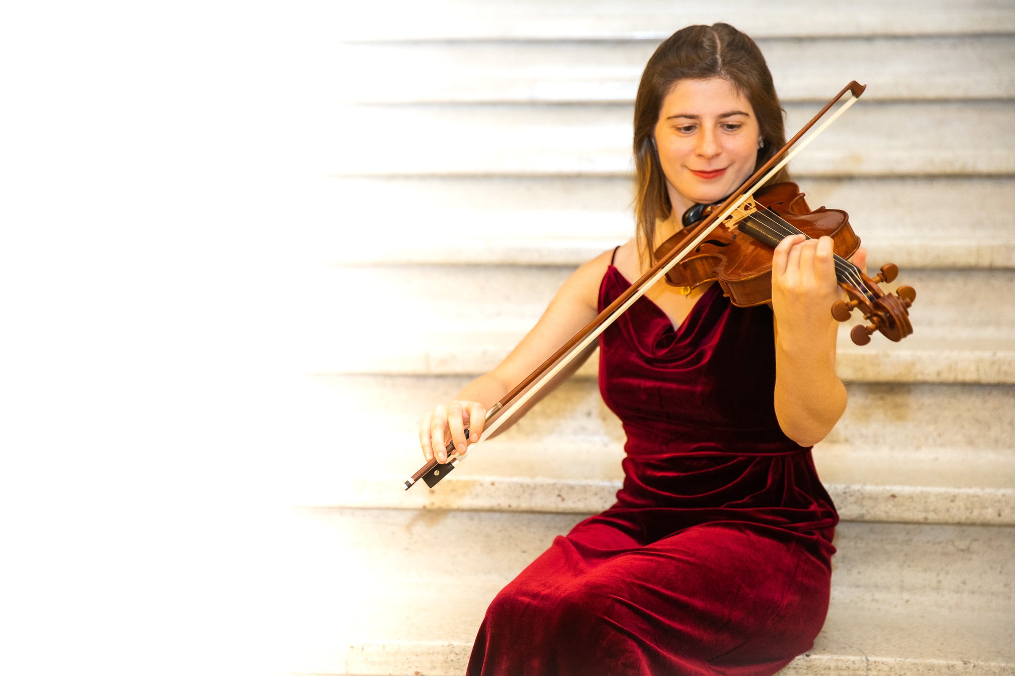 Becca Kasdan performing